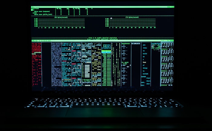 Hackersoftware auf Laptop