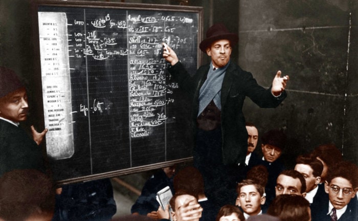 Börsenmakler in Paris im Jahr 1928: Aktien bescherten seit 1871 bei einer Haltedauer von mindestens 20 Jahren immer einen Gewinn nach Inflation