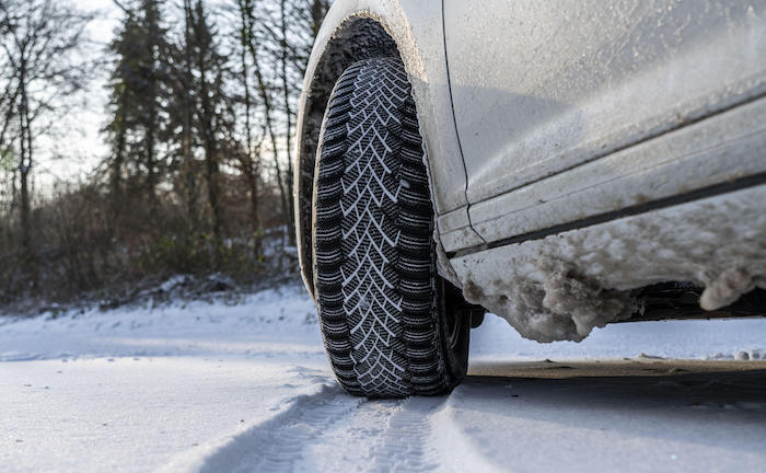 Auto mit Winterreifen