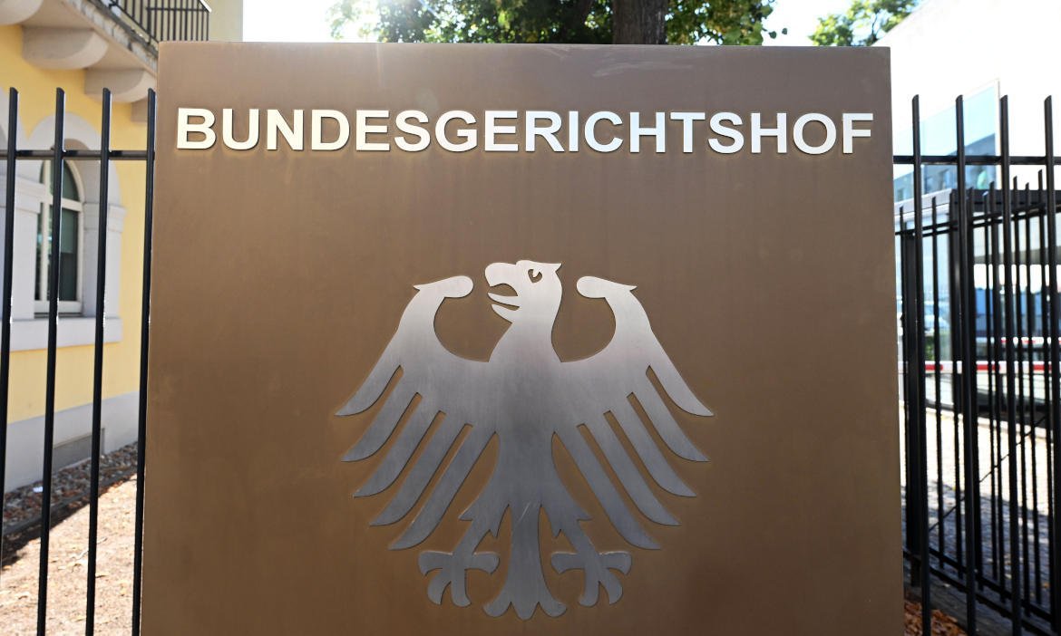 Schild vor dem Gebäude des Bundesgerichtshofs