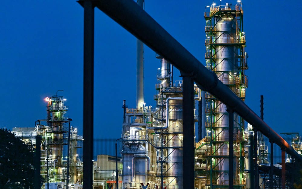 Ölraffinerie in Schwedt an der Oder: Energiepreise sind im Vergleich zum Vorjahr nur noch um 1 Prozent gestiegen