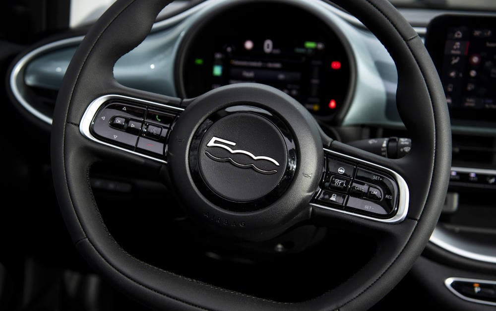 Innenleben des elektrischen Fiat 500 – offenbar der Favorit der Deutschen