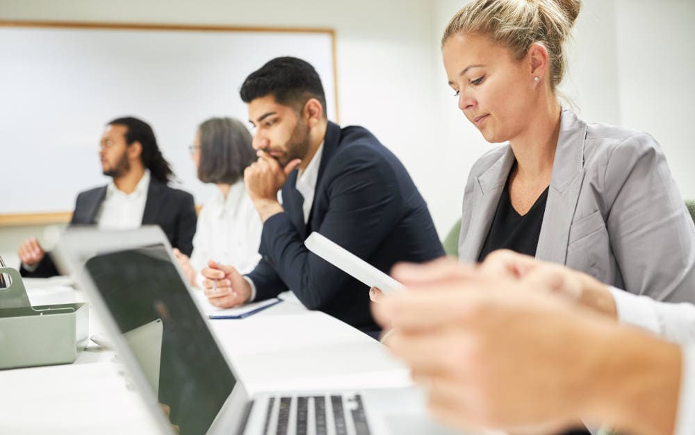 Leider noch nicht der Normalfall: IT-Schulung für die Belegschaft in Unternehmen