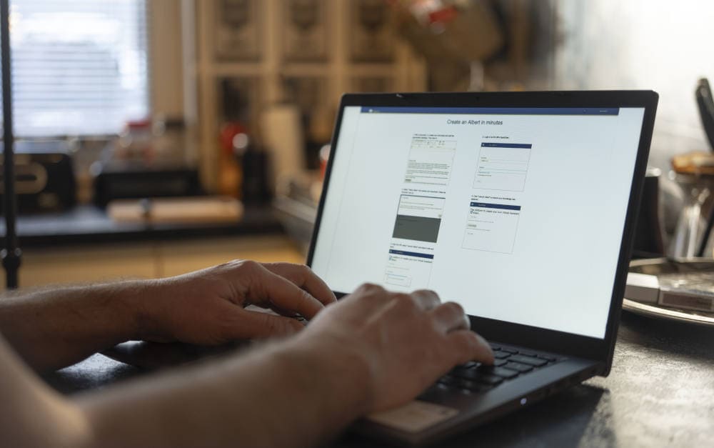 KI-betriebenes Marketing-Tool Albert: Kann Künstliche Intelligenz auch Menschen beraten?