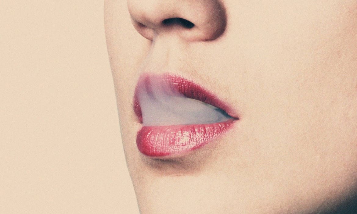 Raucherin: Normalerweise können Raucher nicht in einen Nichtrauchertarif wechseln, auch wenn sie aufgehört haben