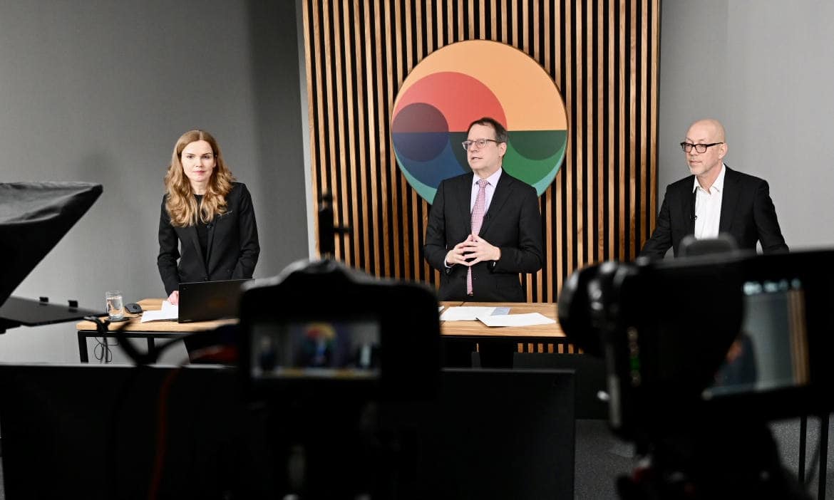 GDV-Funktionäre auf der Jahresmedienkonferenz (v.l.): Kommunikationschefin Daniela Werner, Präsident Norbert Rollinger und Hauptgeschäftsführer Jörg Asmussen