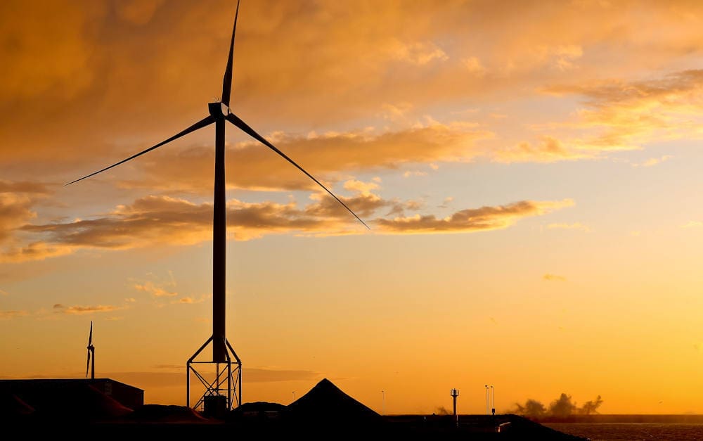 Windrad im Norden Frankreichs: Eltifs investieren Geld in Infrastruktur und nicht selten in erneuerbare Energien