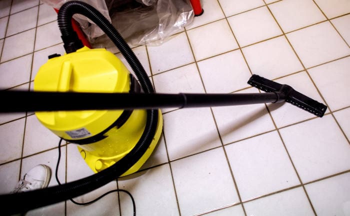 Wassersauger im Keller (Symbolbild)