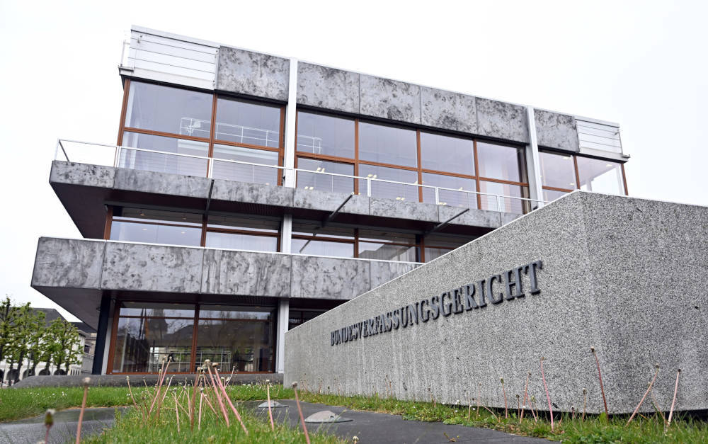 Bundesverfassungsgericht in Karlsruhe: Vertreter der Versicherungsbranche haben Verfassungsbeschwerde eingelegt