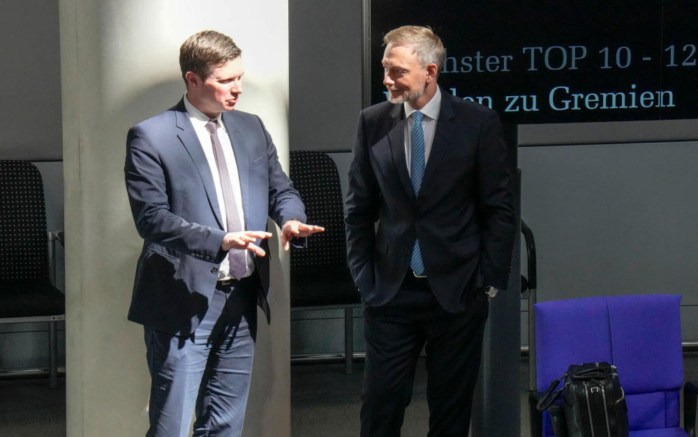 Treibende Kräfte hinter dem Altersvorsorgedepot: Bundesfinanzminister Christian Lindner (rechts) und sein Parlamentarischer Staatssekretär Florian Toncar, beide bei der FDP
