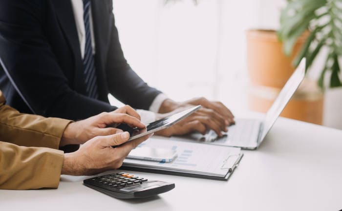 Wenn die Zinsbindung beim Baukredit ausläuft, sollte man gut nachrechnen