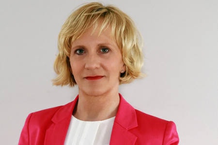 Altersvorsorge-Expertin Birgit Happel: „Ein weiterer Hebel (gegen den Gender Pension Gap) ist natürlich die gleiche Bezahlung für gleiche Arbeit und dass Frauenberufe aufgewertet werden.“ Foto: Alexandria Singler