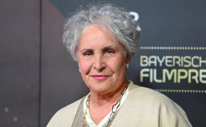 Katerina Jacob beim Bayerischen Filmpreis 2024: Die Schauspielerin schimpft in einem TV-Interview über ihre gesetzliche Rente.