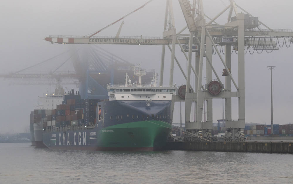 Warenhandel im Hamburger Hafen: Im Warentransport haben Versicherer Lust auf neue Risiken
