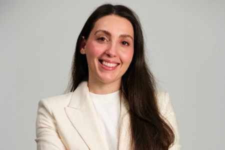 Havi Misimi, Geschäftsführerin von Femance Finance: „Frauen leben in der Regel länger als Männer und somit sollten sie ihr Langlebigkeitsrisiko nicht unterschätzen.“