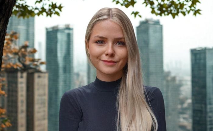 Unternehmerin Celine Nadolny wagt in ihrem Gastbeitrag einen kritischen Blick auf die Finfluencer-Szene.