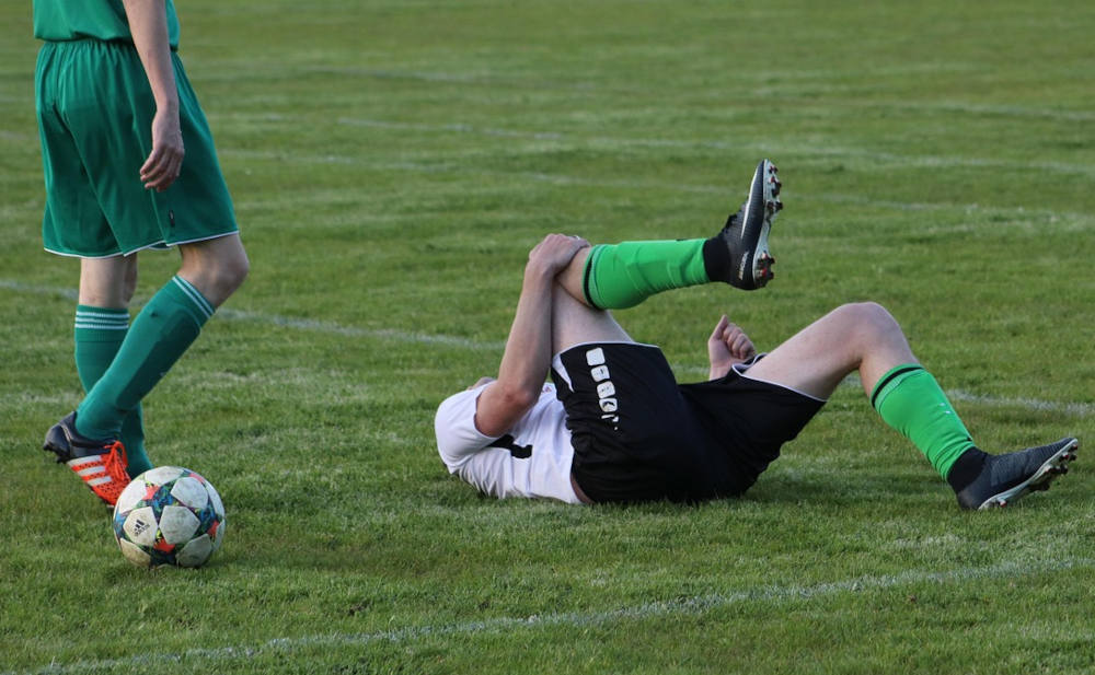 Schmerzen beim Fußball: Die Sportart bringt weiterhin die meisten Verletzungen mit sich