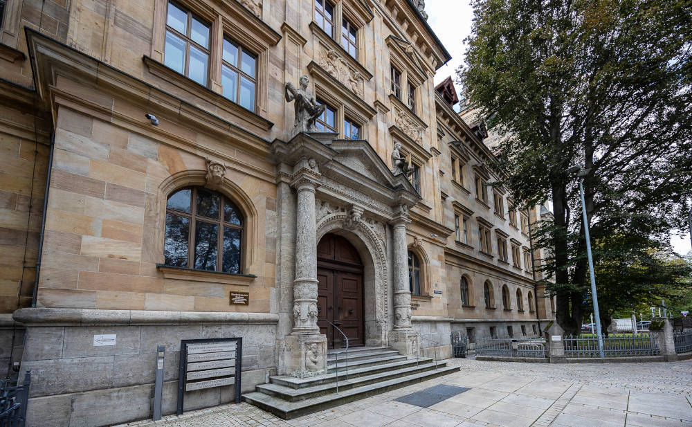 Historisches Gerichtsgebäude in Bamberg: Sturz oder nicht Sturz?