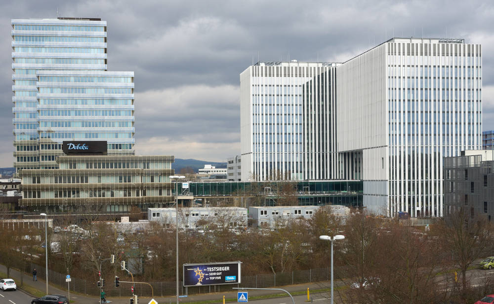 Moderne Bürogebäude in der Innenstadt, Wirtschaft, Business, Architektur, urbanes Stadtbild.