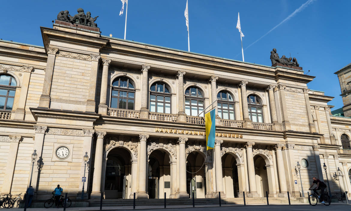 Die Börse in Hamburg begann 2002 als erster Platz in Deutschland, mit Investmentfonds zu handeln