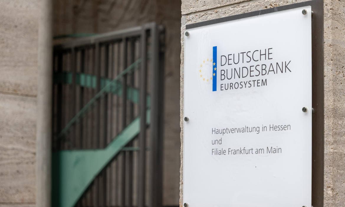 Eingang zur Bundesbank in Frankfurt am Main: Basiszinssatz für die Vorabpauschale anhand der Rendite von Bundesanleihen