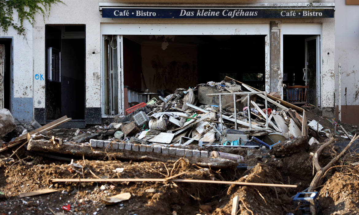Zerstörtes Café-Haus in Bad Neuenahr-Ahrweiler im Sommer 2021 nach der Flutkatastrophe im Ahrtal: Gestiegener Aufwand für Elementarschäden