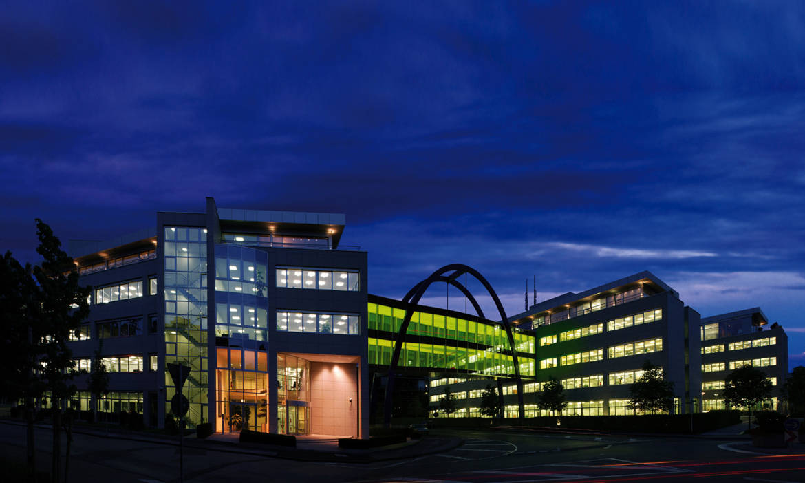 Talanx-Gebäude am Proactiv-Platz in Hilden: Konzerntöchter Targo Versicherungen haben neue Namen