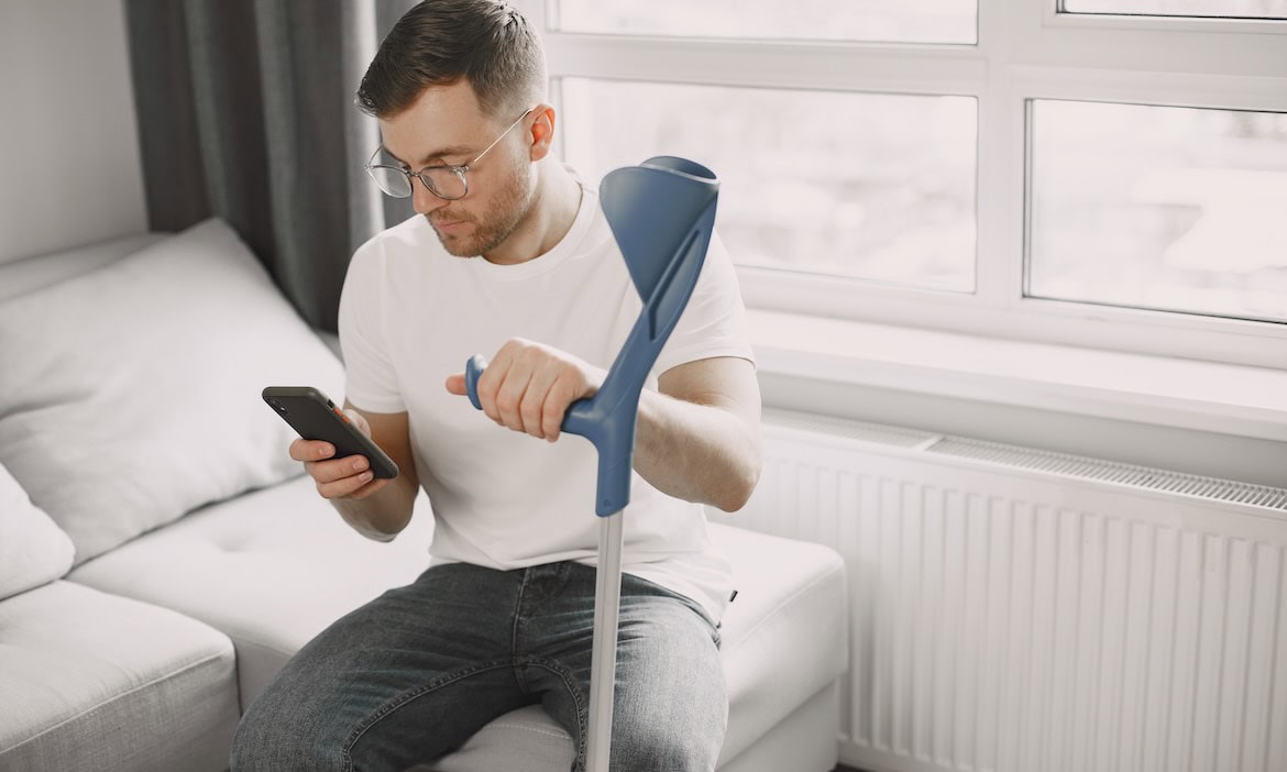 - Barrierefreie Pflegeversicherung, Unterstützung für pflegebedürftige Menschen, Versicherungsschutz.