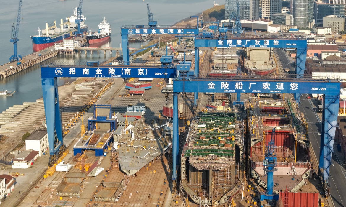 Jinling-Werft in Nanjing (China): In der Pazifikregion sanken die Prämien für Industrieversicherungen besonders stark